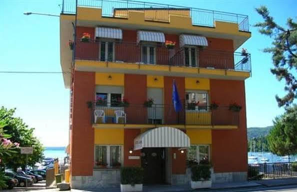 Hotel Capri Леса Екстер'єр фото