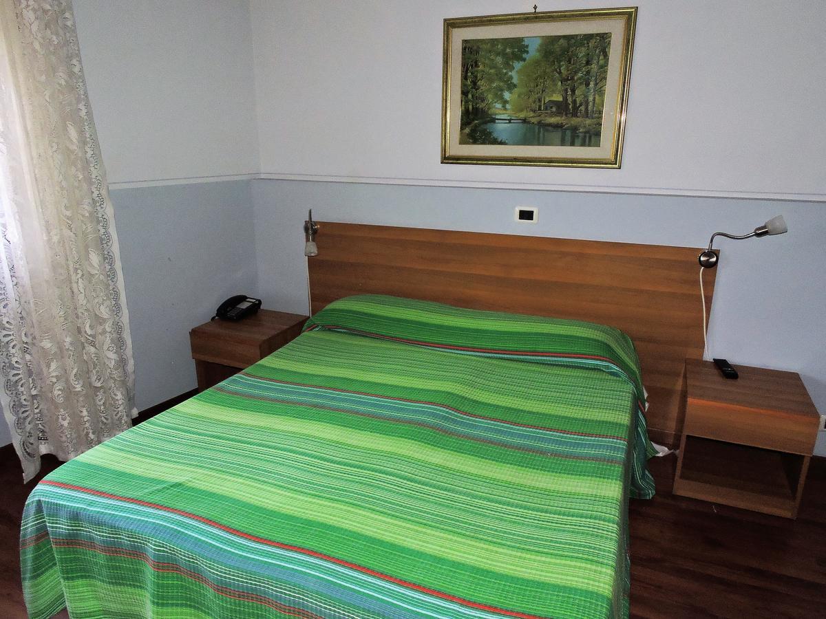Hotel Capri Леса Екстер'єр фото